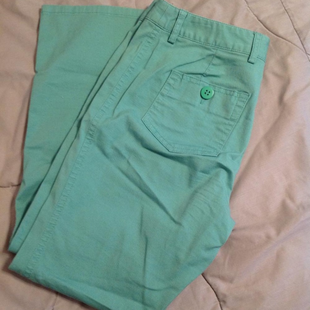 2P Mint green capris